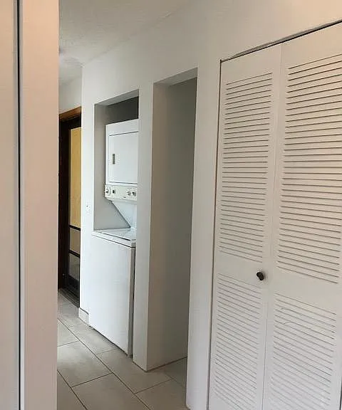 308 Palm Coast Pkwy NE — Photo 4