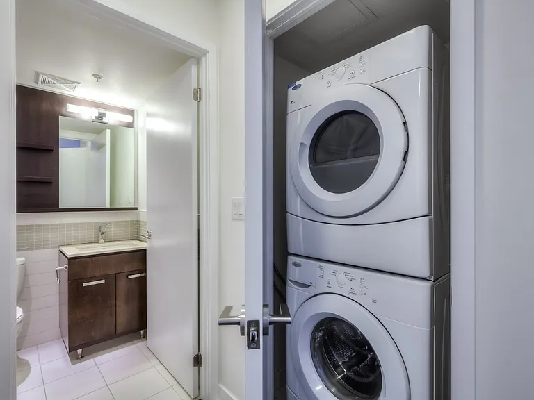295 Adelaide St W #514 — Photo 16