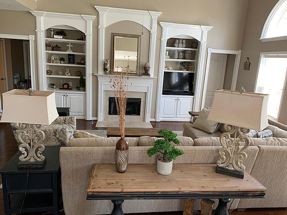 Cozy, large family room with 20' ceilings.