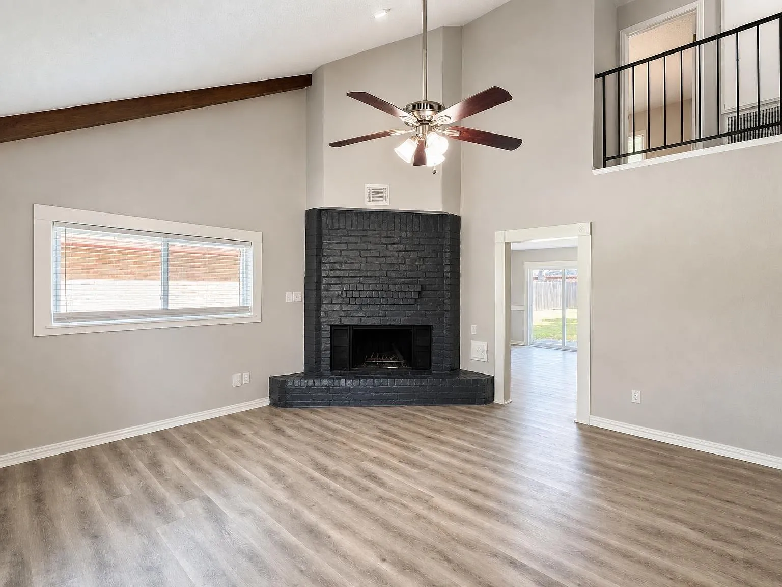3 bed, 2.5 bath, 1621 sqft, $1,700 — Photo 4