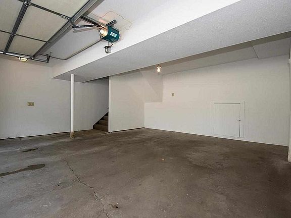 2nd image of 7323 Franklin Ave W