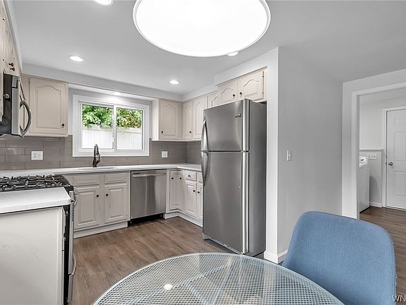 4th image of 33 Wansfell Rd