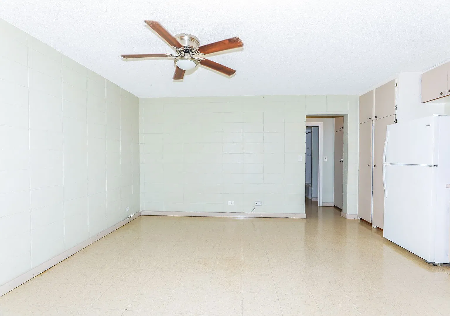 One-Bedroom Rental in the Heart of Kaimuki — Photo 4
