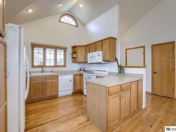 5th image of 8101 S 57th St