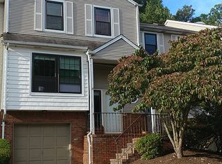 4502 Stonehedge Rd, Edison, NJ 08820