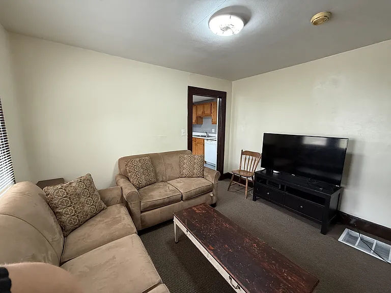 12 Columbus Pl — Photo 6