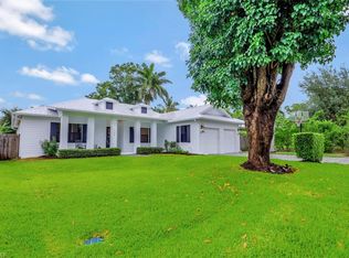 747 Myrtle Ter, Naples, FL 34103