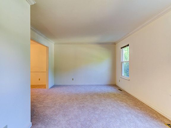 4th image of 4606 Summerset Dr