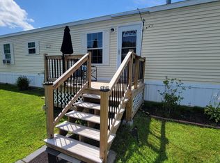 3 Parkview Ln, Lewiston, ME 04240