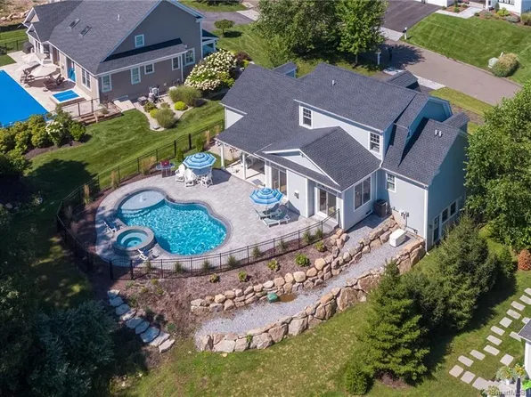 3 Bentons Knoll, Guilford, CT 06437