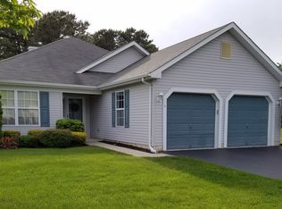 4 Ridgemont Ln, Whiting, NJ 08759