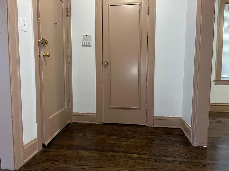 8253 S Maryland Ave #1 — Photo 5