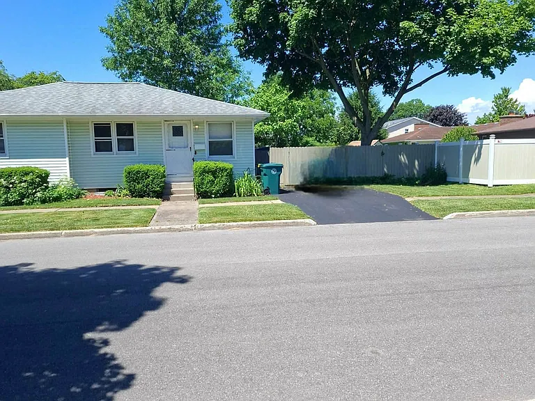 Remington Dr — Photo 2