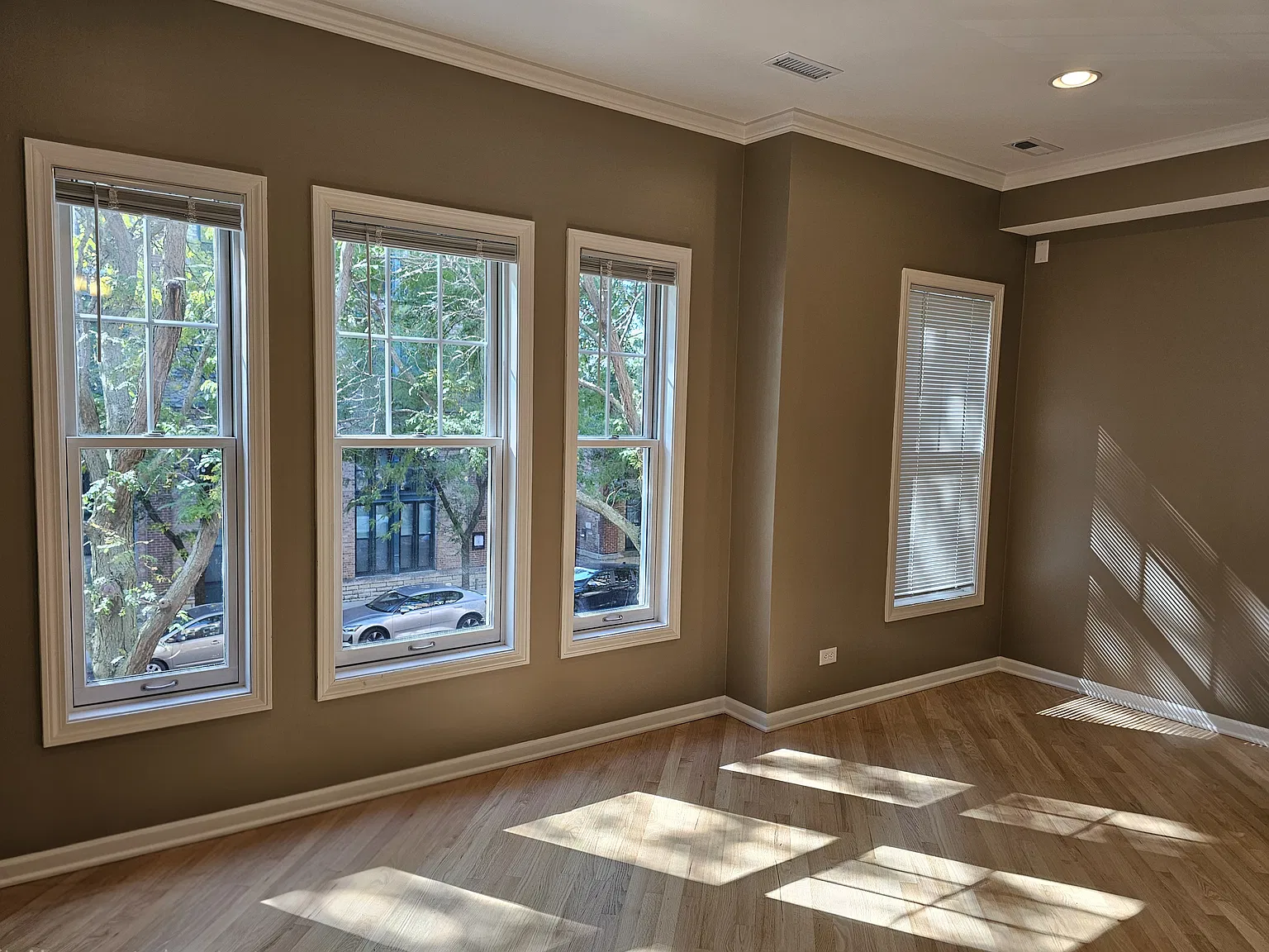 2 bed, 1250 sqft, $4,100 — Photo 3