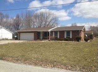 2502 N Raney St, Effingham, IL 62401