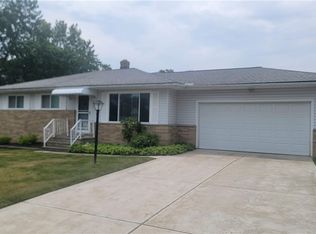 25770 Cambridge Dr, Bedford, OH