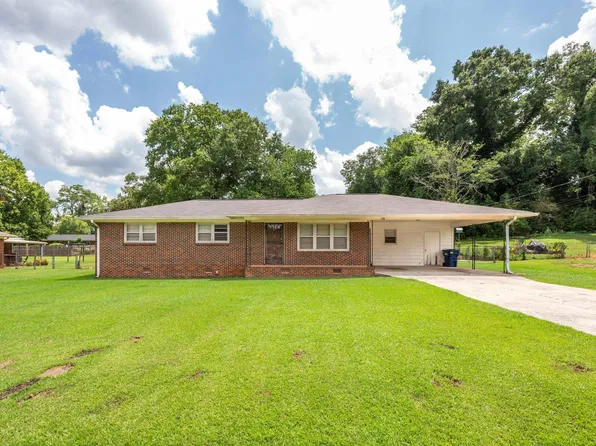 318 Chickasaw Dr, Anniston, AL 36206