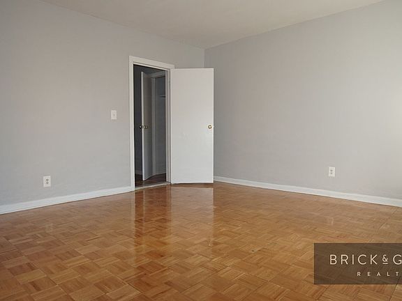 3rd image of 210 W 262nd St APT 4L