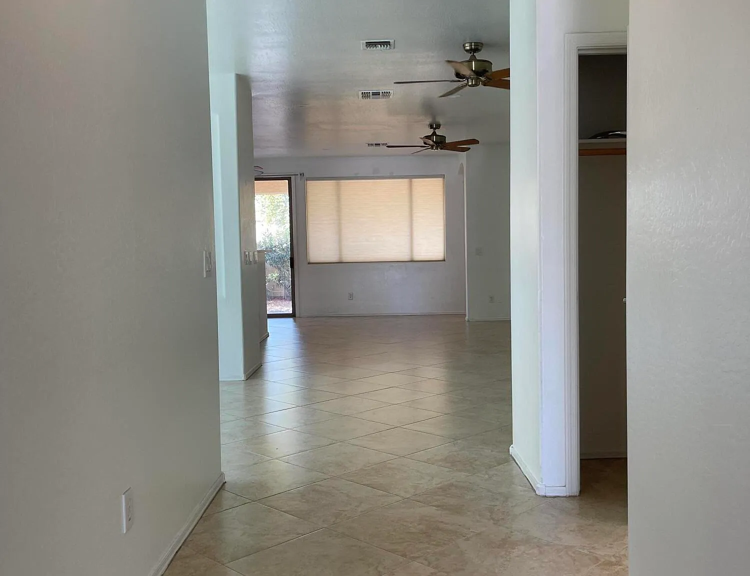 4 bed, 2.0 bath, 1790 sqft, $2,399 — Photo 2