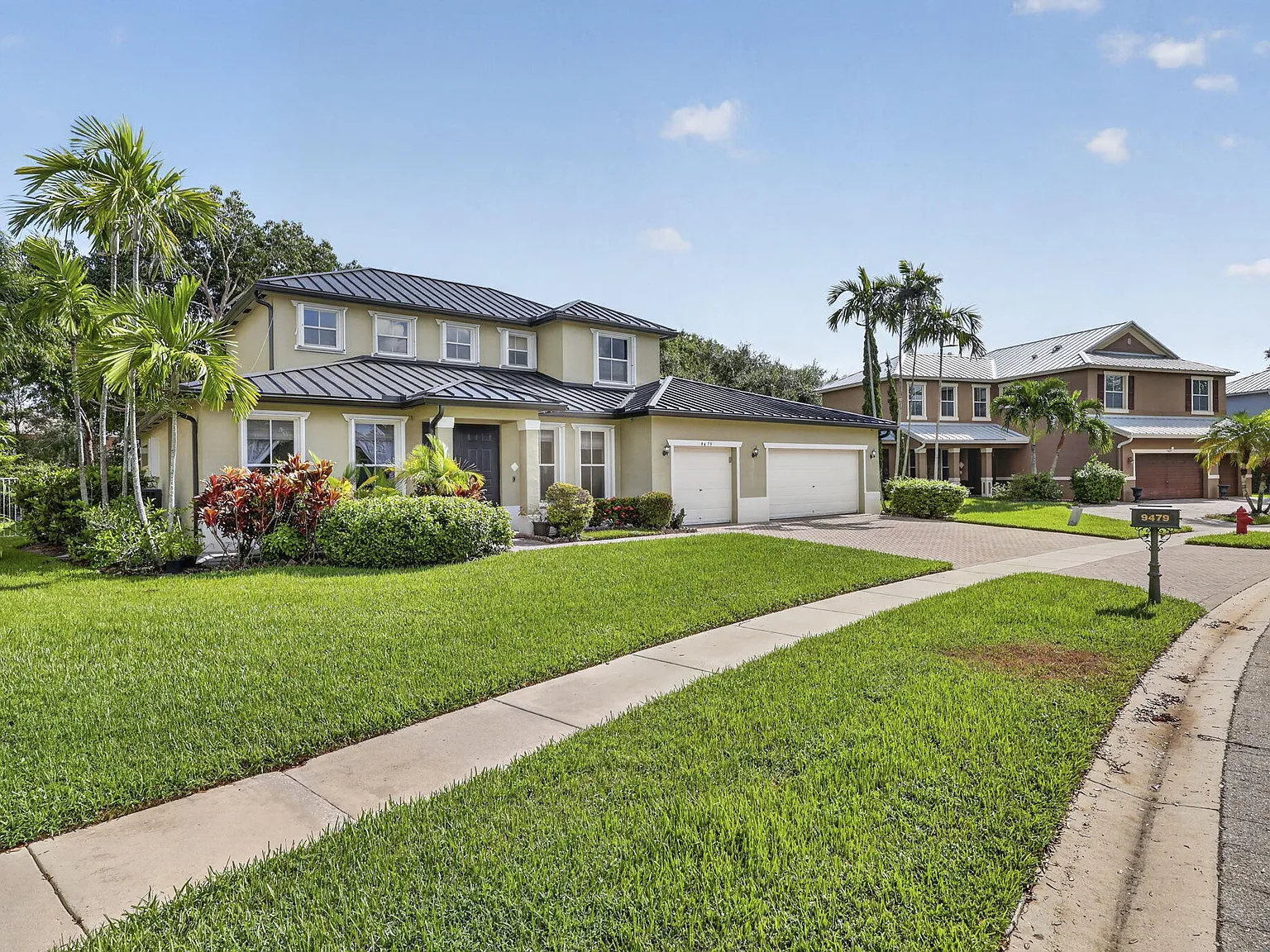 4 bed, 3.0 bath, 3619 sqft, $4,700 — Photo 2