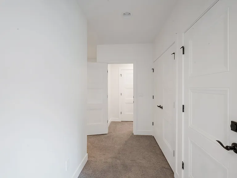 1916 W Oakridge Dr — Photo 22