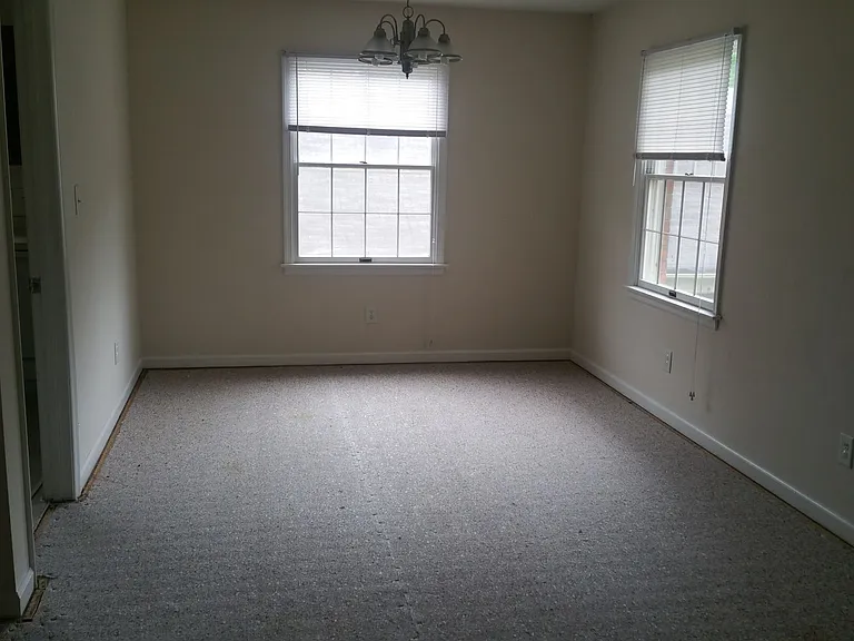 5001 Boonsboro Rd — Photo 4