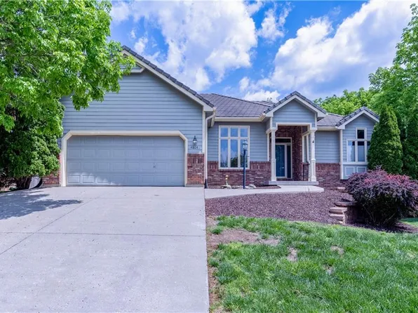 4804 Palm Valley Ct, Lawrence, KS 66047