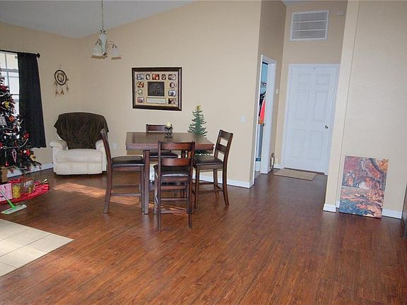 3rd image of 2259 N San Mateo Dr
