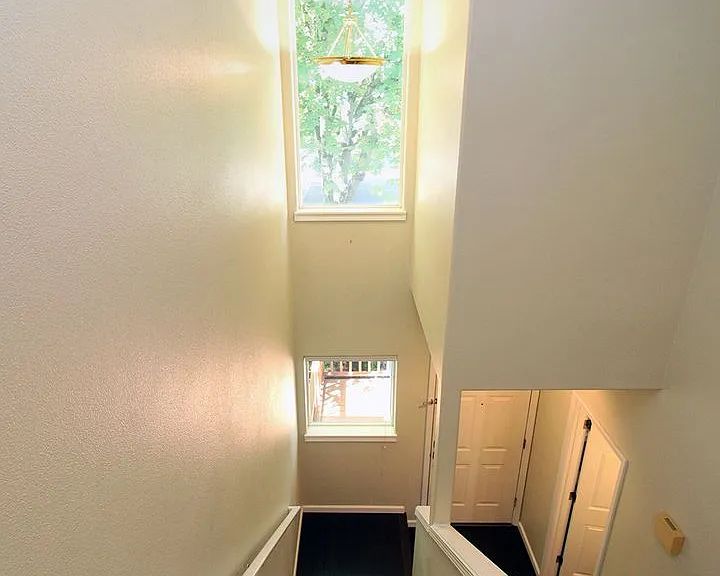 10722 NE 5th Ave — Photo 16