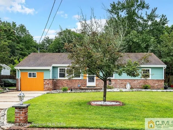 325 Normandie Dr, Forked River, NJ 08731