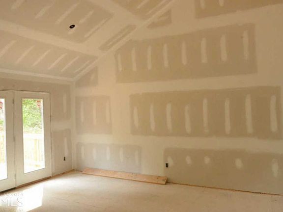 2nd image of 4146 Belvedere Cir #9B