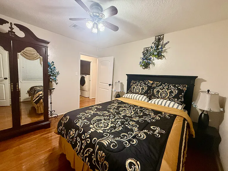 Starlite Dr — Photo 11