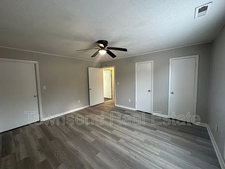 5853A Century Oaks Dr — Photo 9