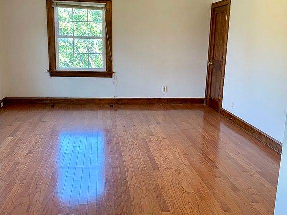 4th image of 821 S 5th St