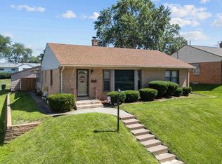 2827 Fillmore Ln, Davenport, IA 52804