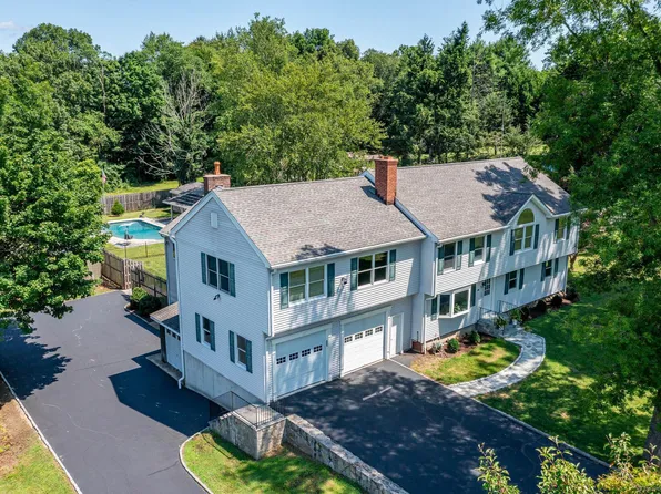 14 Pilgrim Lane, Newtown, CT 06482