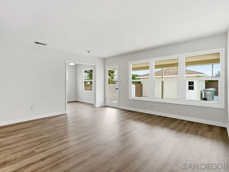 6593 Delfern St — Photo 4