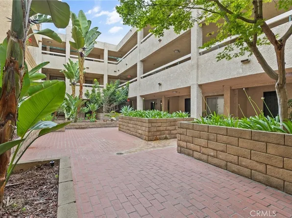 12141 Centralia St Unit 111, Lakewood, CA 90715