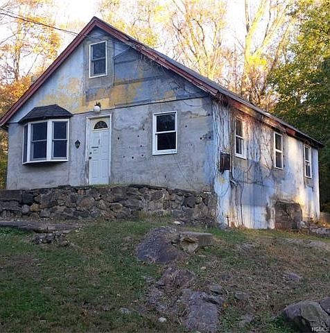 1st image of 122 Woodale Ave