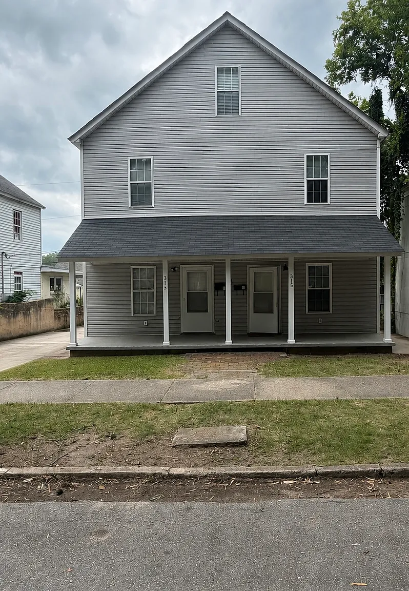 6 bed, 2600 sqft, $6,750 — Photo 1