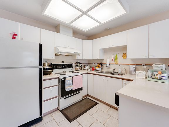 3rd image of 8120 General Currie Rd #24