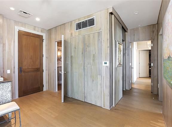 2nd image of 1001 Julia St #11E