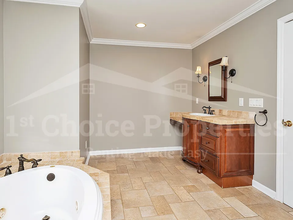 2005 Chestnut Rd