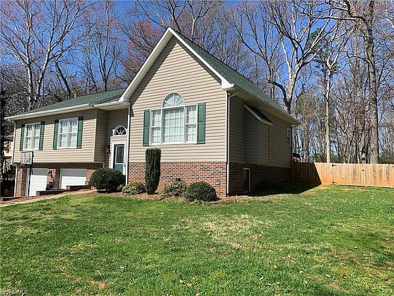 4th image of 206 Forest Oaks Dr