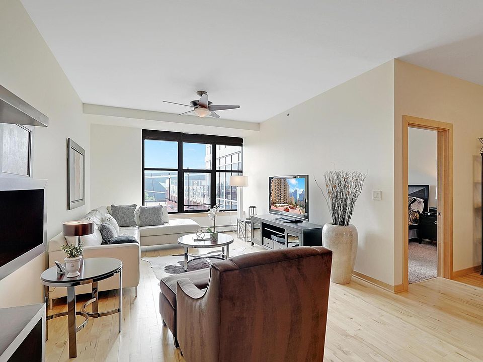 1st image of 215 10th Ave S Unit 939