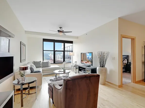 215 10th Ave S Unit 939, Minneapolis, MN 55415