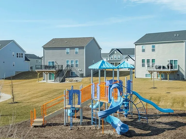 2405 Saltsprings Dr — Photo 26