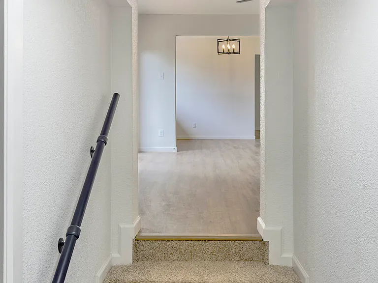 375 W Faust St — Photo 10