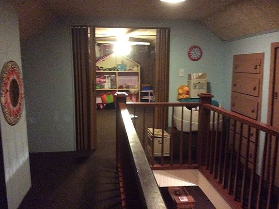 Hallway to upstair room 