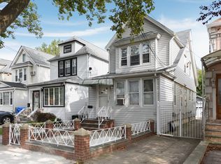 6821 Kessel St, Forest Hills, NY 11375
